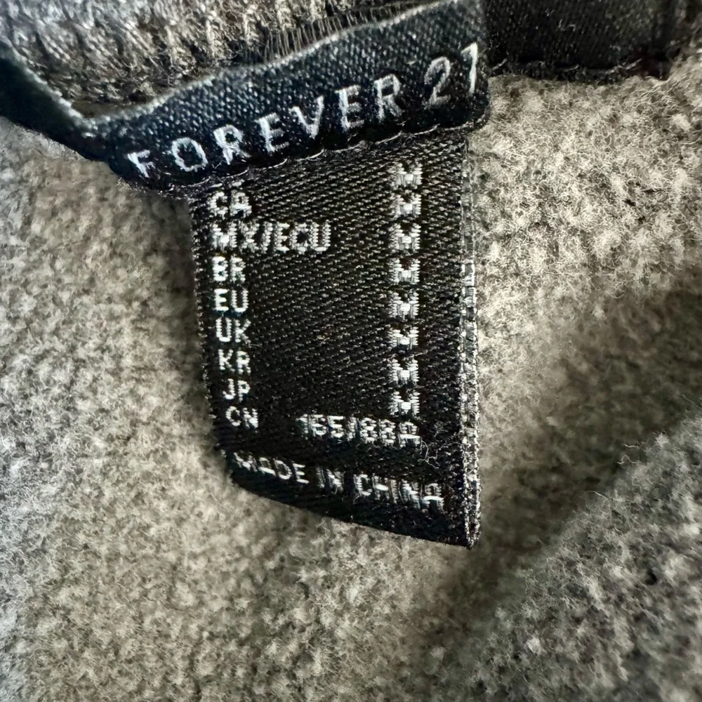 Wyoming Yellowstone Women’s Graphic Sweatshirt Size M - Picture 2 of 4